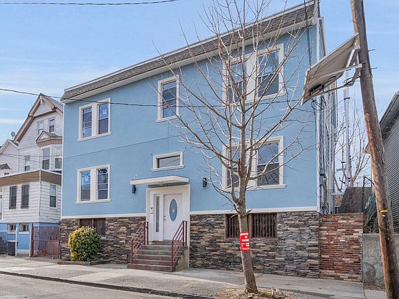 5th image of 243 Littleton Ave #A