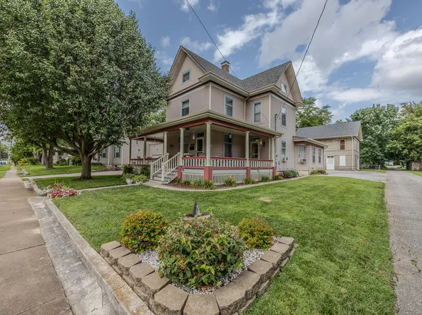 1017 E Pacific Street, Springfield, MO 65803