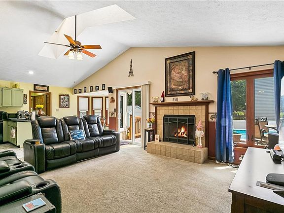 3rd image of 148 Hall Rd
