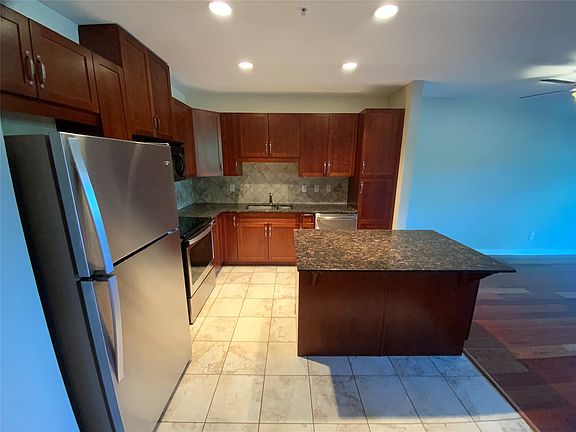 3rd image of 3301 Skaha Lake Rd #101