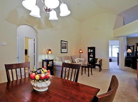4th image of 2704 Saint Johns Dr