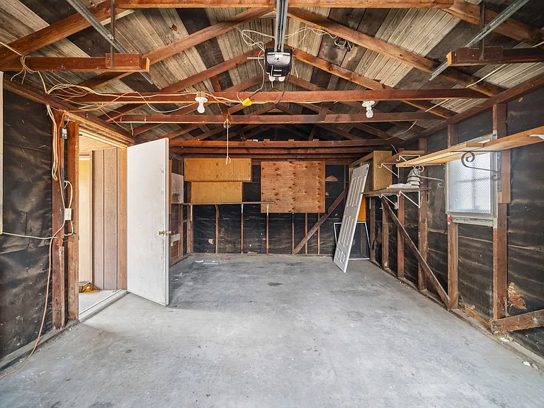 5703 N Regal St — Photo 53