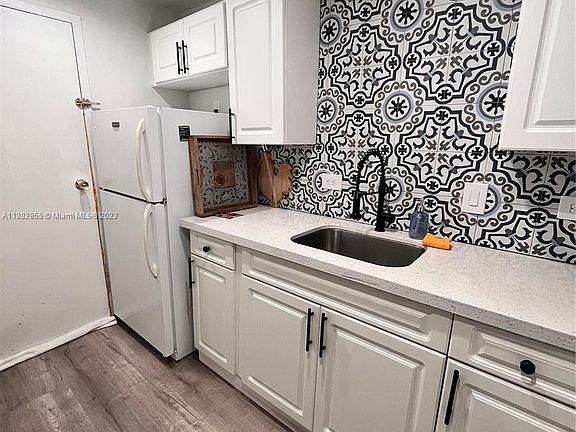 5th image of 700 Biltmore Way APT 603