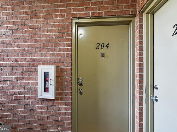 5th image of 6701 White Water Ct Unit 204