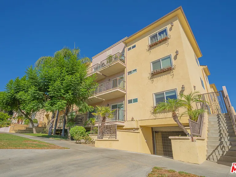 626 E Orange Grove Ave #105 — Photo 47