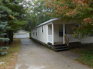 411 Ridgeview Dr, Prudenville, MI 48651