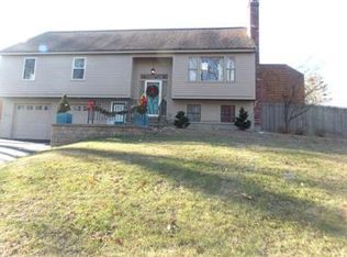 4 Lawrence St, Northborough, MA 01532