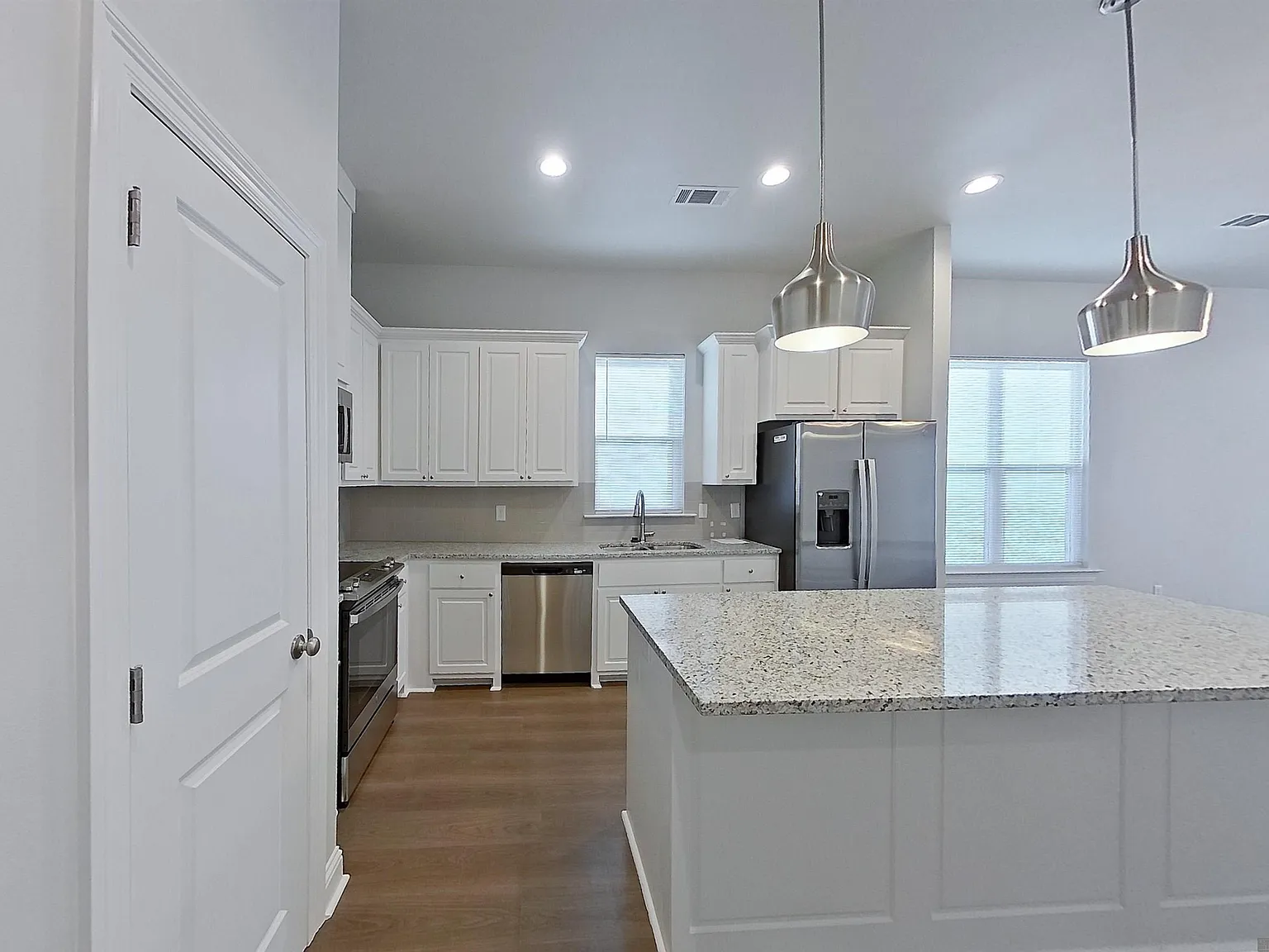 3 bed, 1505 sqft, $1,925 — Photo 4