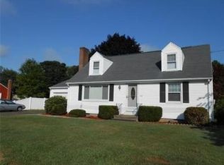 353 River Rd, Agawam, MA 01001