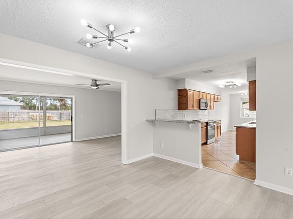 2nd image of 2861 SE Calvin St