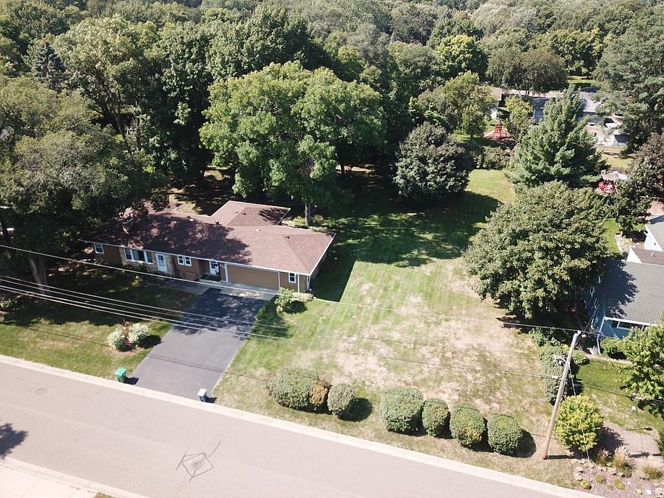 1st image of 645 Orchid Ln N