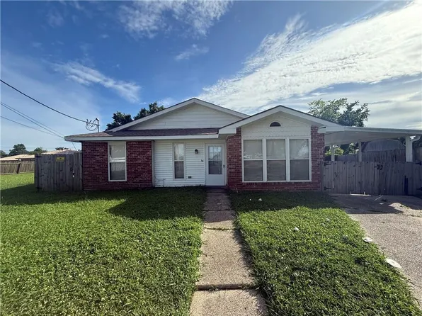 2509 Shannon Dr, Violet, LA 70092