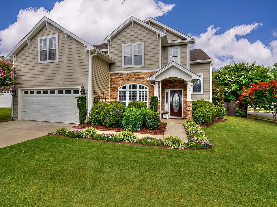 Rare corner and cul de sac