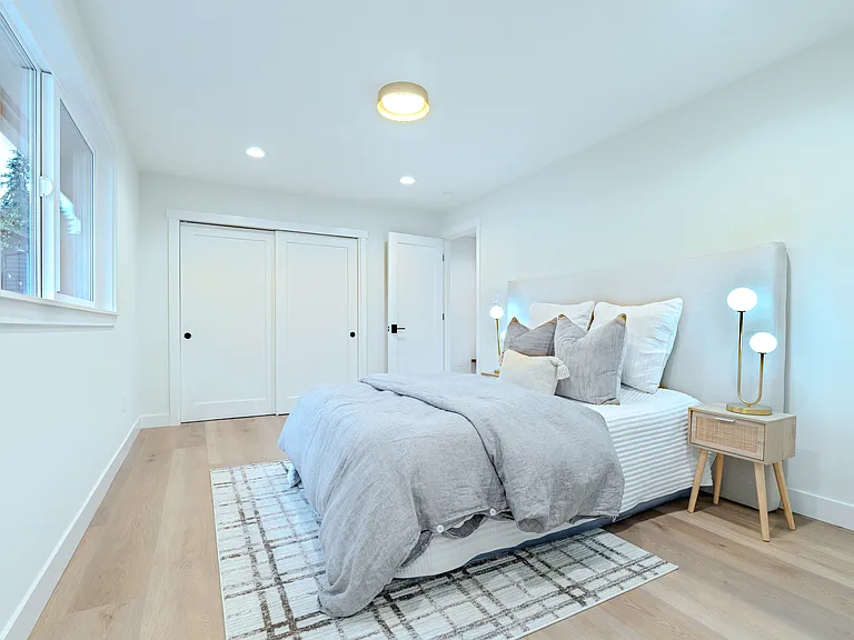 515 NE 123rd St — Photo 36