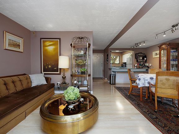 4th image of 1174 Inlet St #21