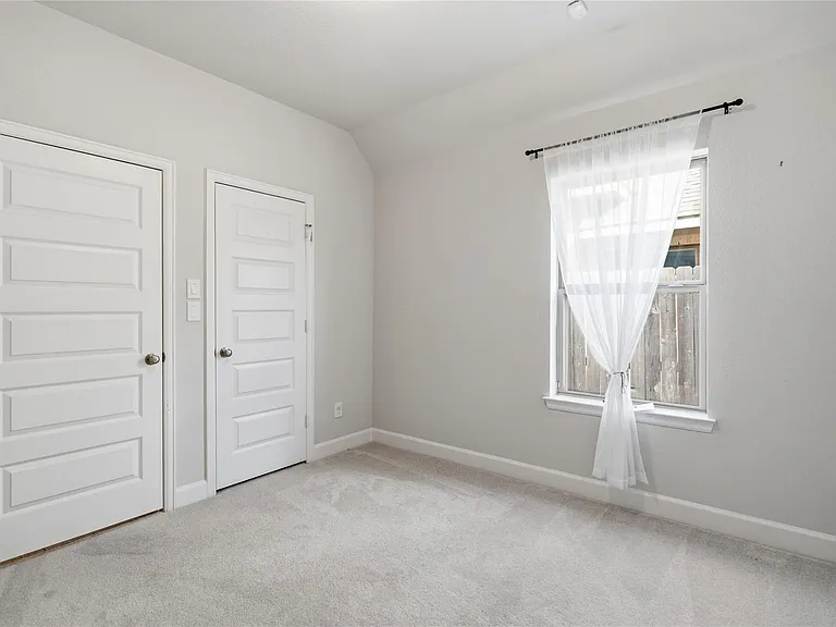 29427 Mesquite Oaks Dr — Photo 9