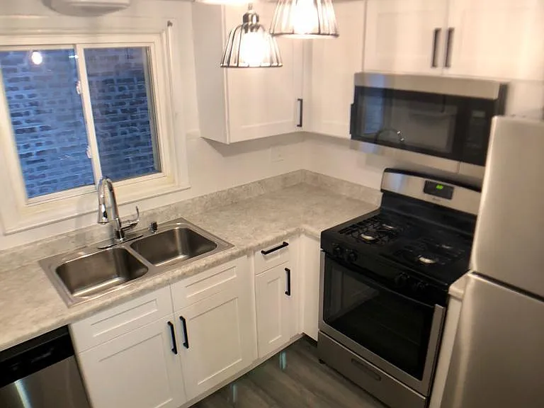 2250 W Arthur Ave #1A — Photo 2