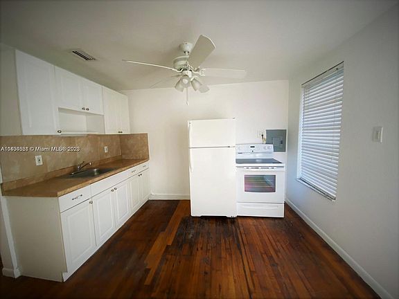 4th image of 50 SE 13th St #50