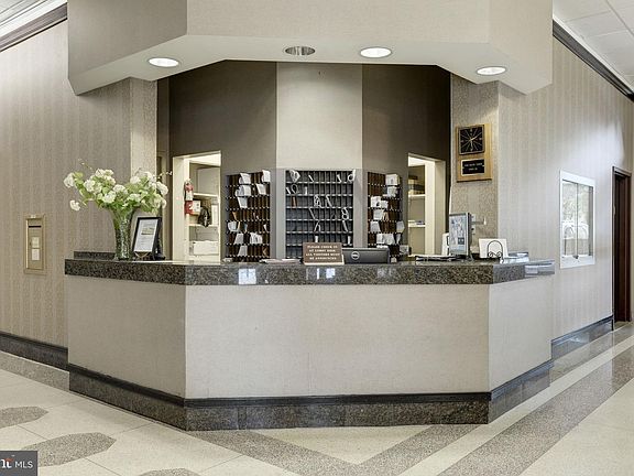 24-Hr Concierge