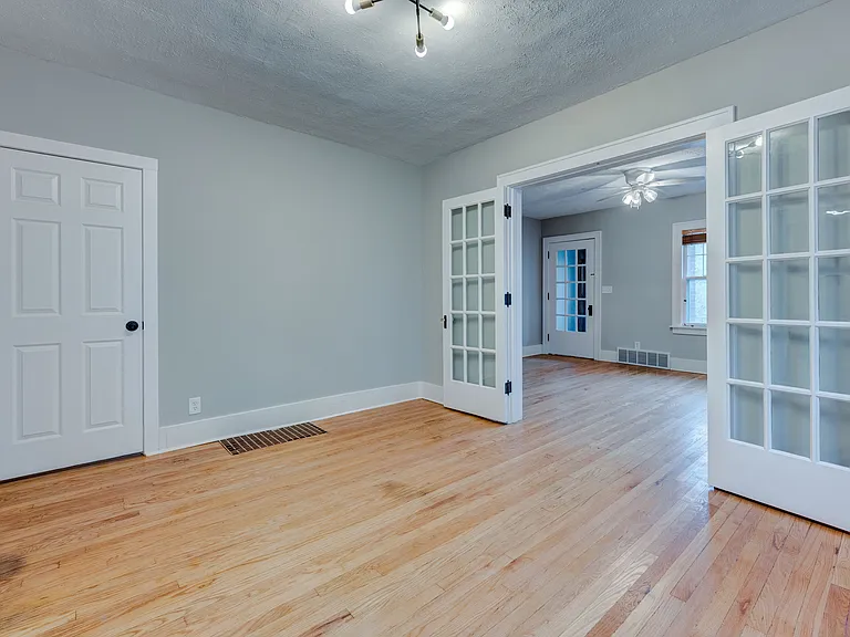 3427 Cuming St — Photo 15