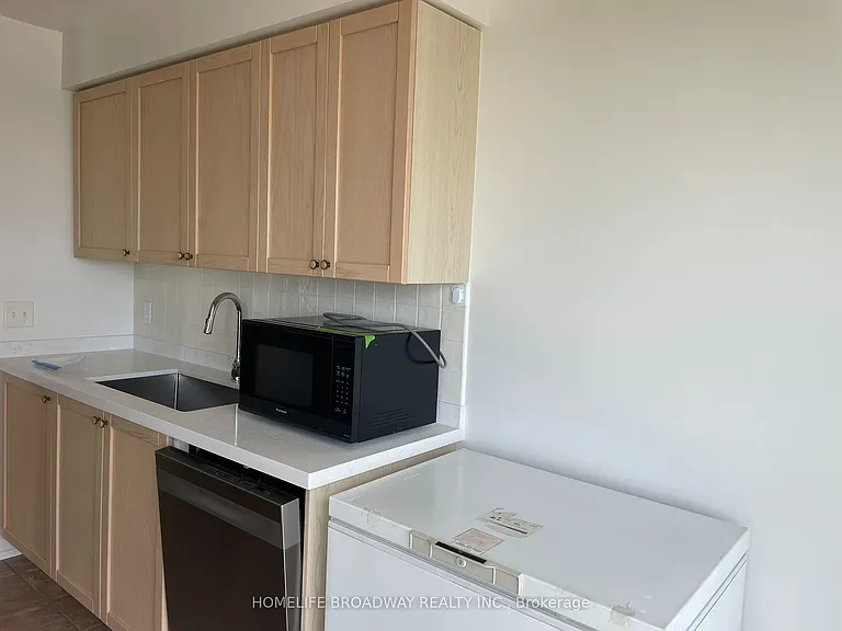 28 Olive Ave #1602 — Photo 5