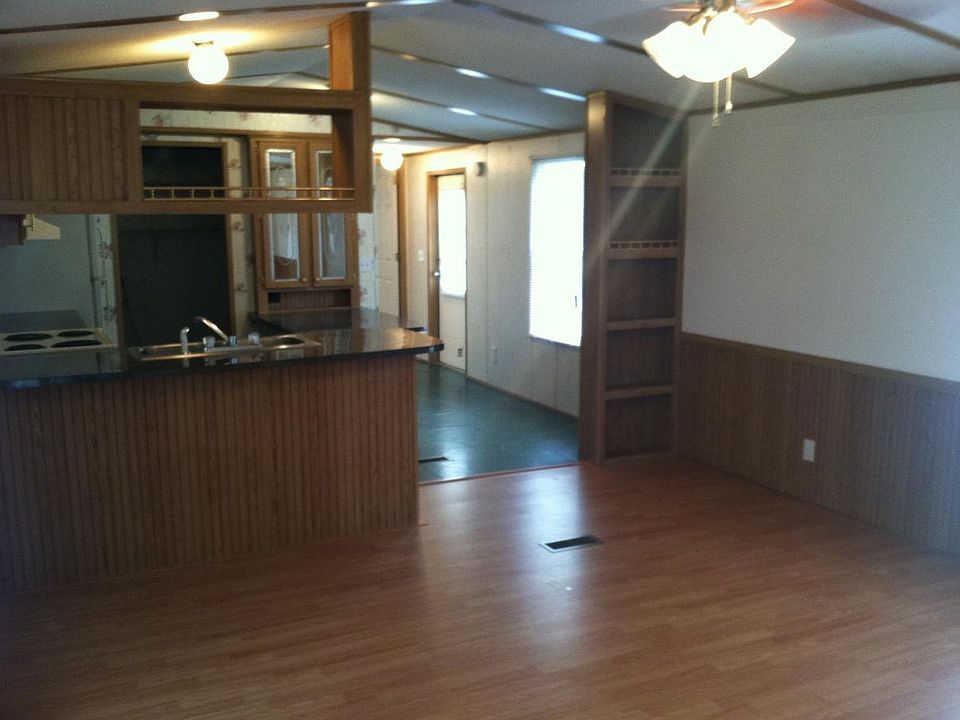 2nd image of 105 Leslie Golden Rd