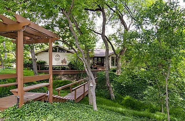 1st image of 7 Shadywood Pl