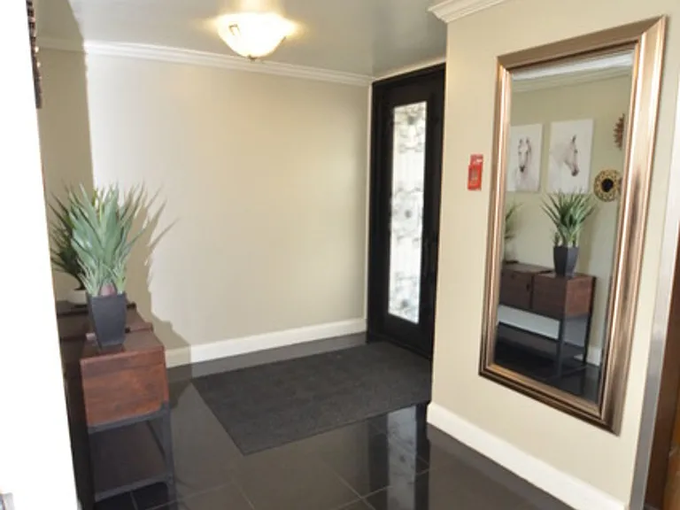 5th Street Apartments — Photo 4
