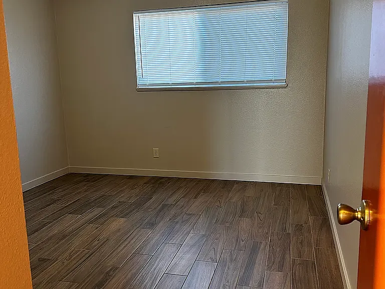 1441 E Barnhart Rd — Photo 8