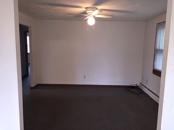 5th image of 295 Huxley Ave #1