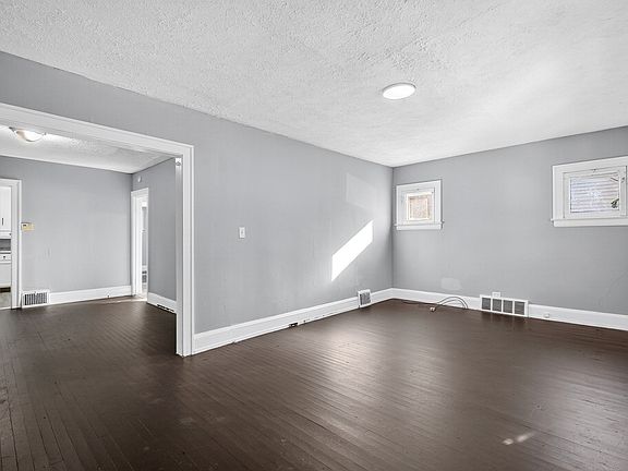 4th image of 11617 Forest Ave #1