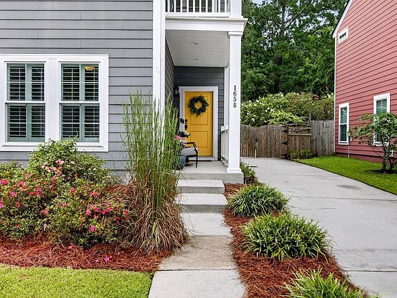3rd image of 1658 Sparkleberry Ln