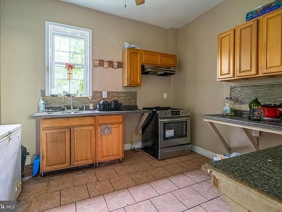 4th image of 4246 W Girard Ave