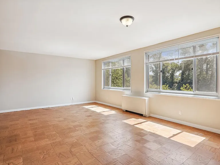 1900 Lyttonsville Rd #308 — Photo 40