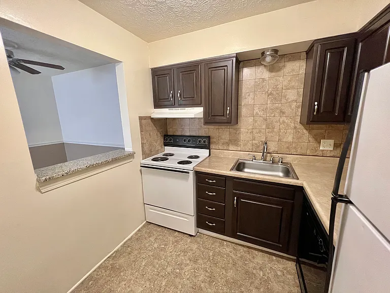 Countrybrook Apartments — Photo 102