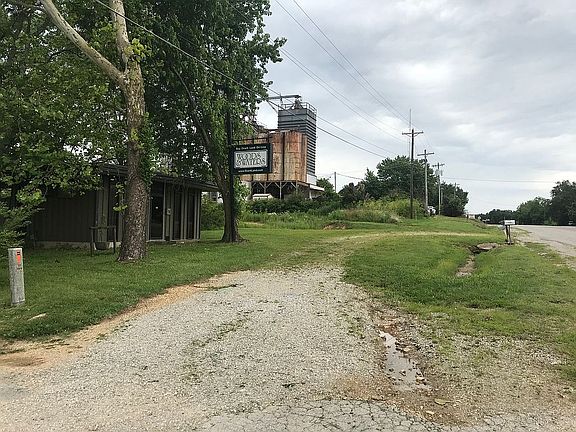 4th image of 1133 W Business Highway 60-63