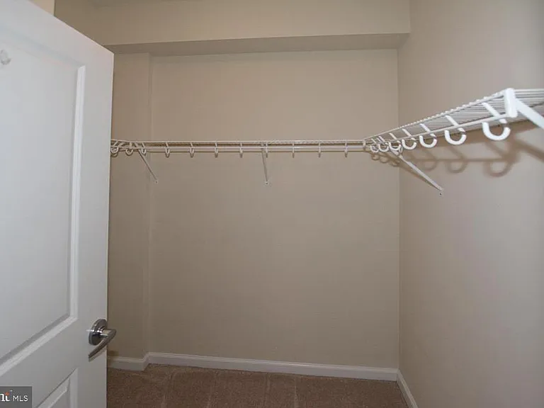 715 6th St NW #205 — Photo 24