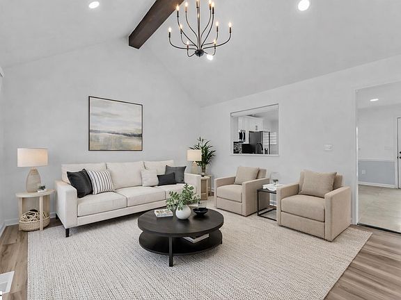 5th image of 308 Oak Valley Dr