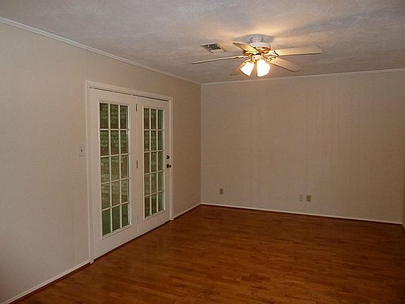5th image of 9122 Western Dr