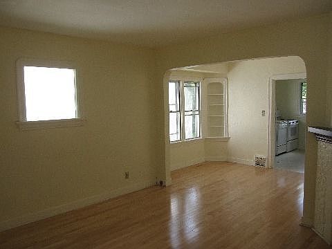 3rd image of 10933 79th Ave NW