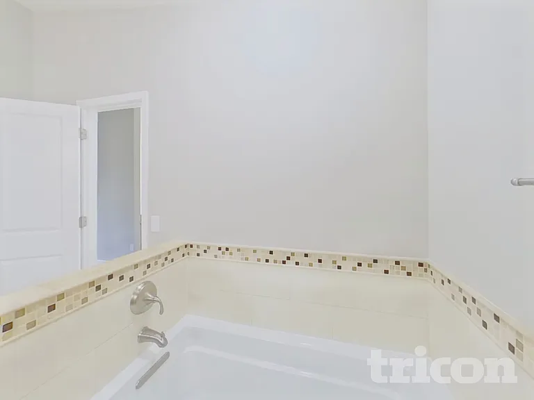 1444 Willow Creek Ln — Photo 11