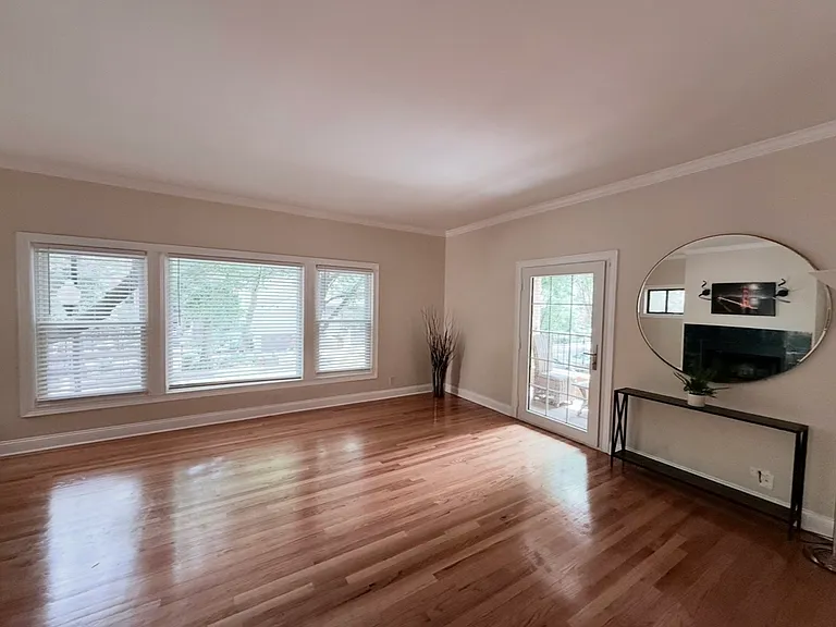 1234 N Dearborn Pkwy #1F — Photo 5