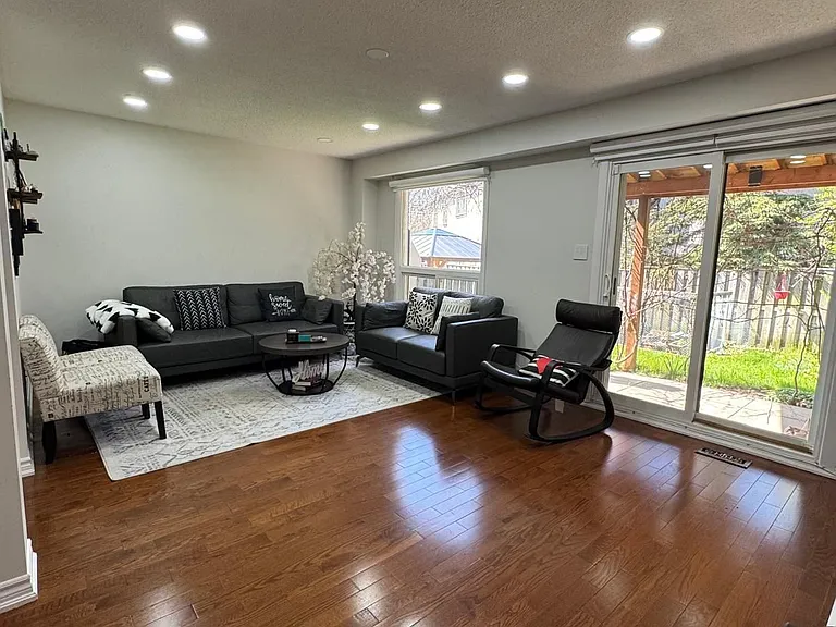 4102 Bishopstoke Ln W — Photo 4