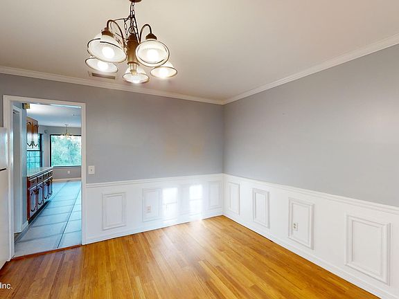3rd image of 3232 Country Oaks Dr