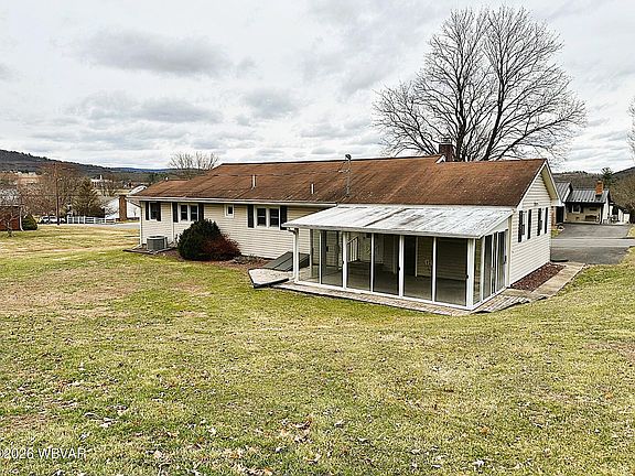 5th image of 1931 Round Top Rd