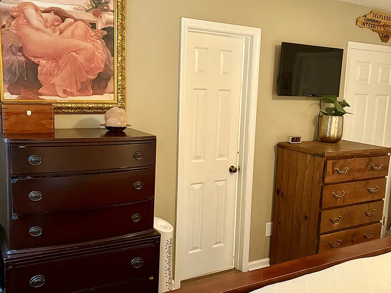 Master Bedroom - connecting door to bathroom