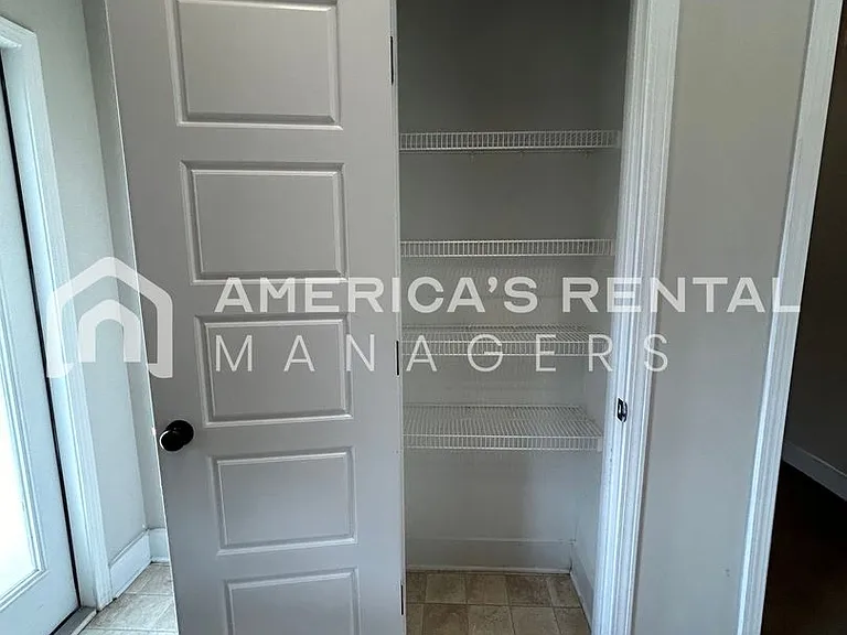 229 Union Station Dr — Photo 6