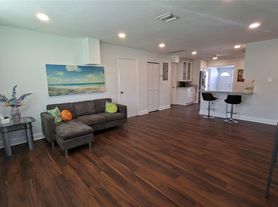 2407 Scott St, Hollywood, FL