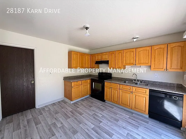 28187 Karn Dr — Photo 8