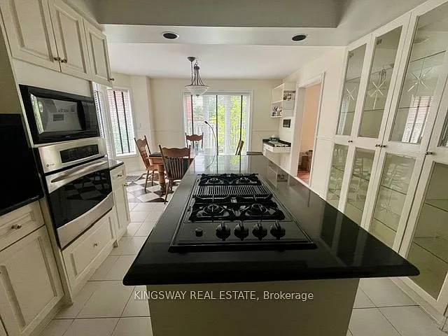 4040 Lookout Ct — Photo 3